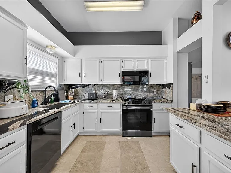 411 Del Mar Dr — Photo 19