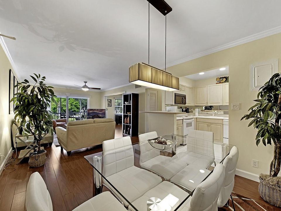 1st image of 6437 Bay Club Dr APT 3
