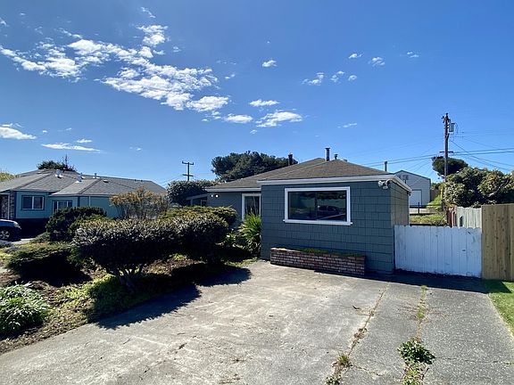 3rd image of 3224 Glen St