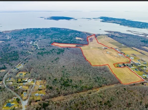 65 Shaws Cv, Fairhaven, MA 02719