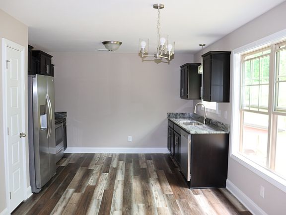 5th image of 173 Chalet Hls Lot 173