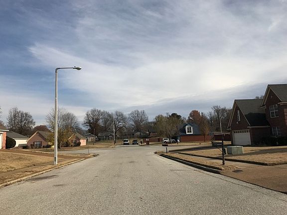 4th image of 103 Autumn Branch Ln