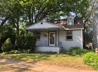 593 E Oakridge St, Ferndale, MI 48220