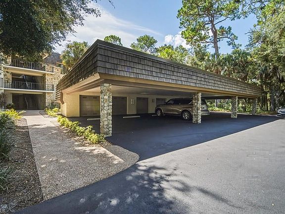 3rd image of 103 Clubhouse DR #152