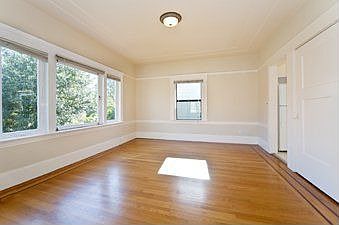 Bedroom 2 :: 2700 Prince Street