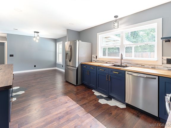 3rd image of 222 Keisha Cir