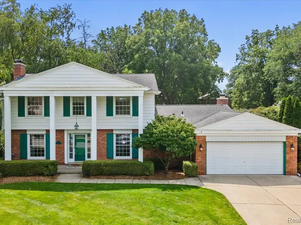 20025 Ronsdale Dr, Beverly Hills, MI 48025