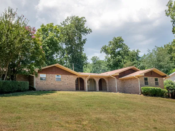 5810 Northshore Cir #24, Hixson, TN 37343