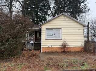 1142 Hamilton Ave, Farrell, PA 16121