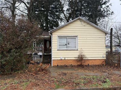 1142 Hamilton Ave, Farrell, PA, 16121