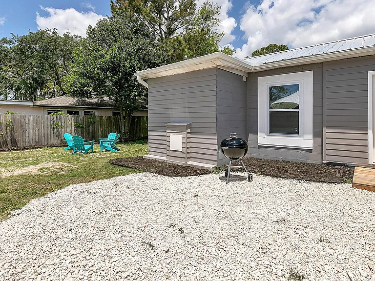 22615 Hilltop Ave #2 — Photo 20