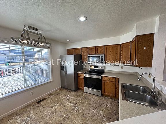 4th image of 326 Sandalwood Dr
