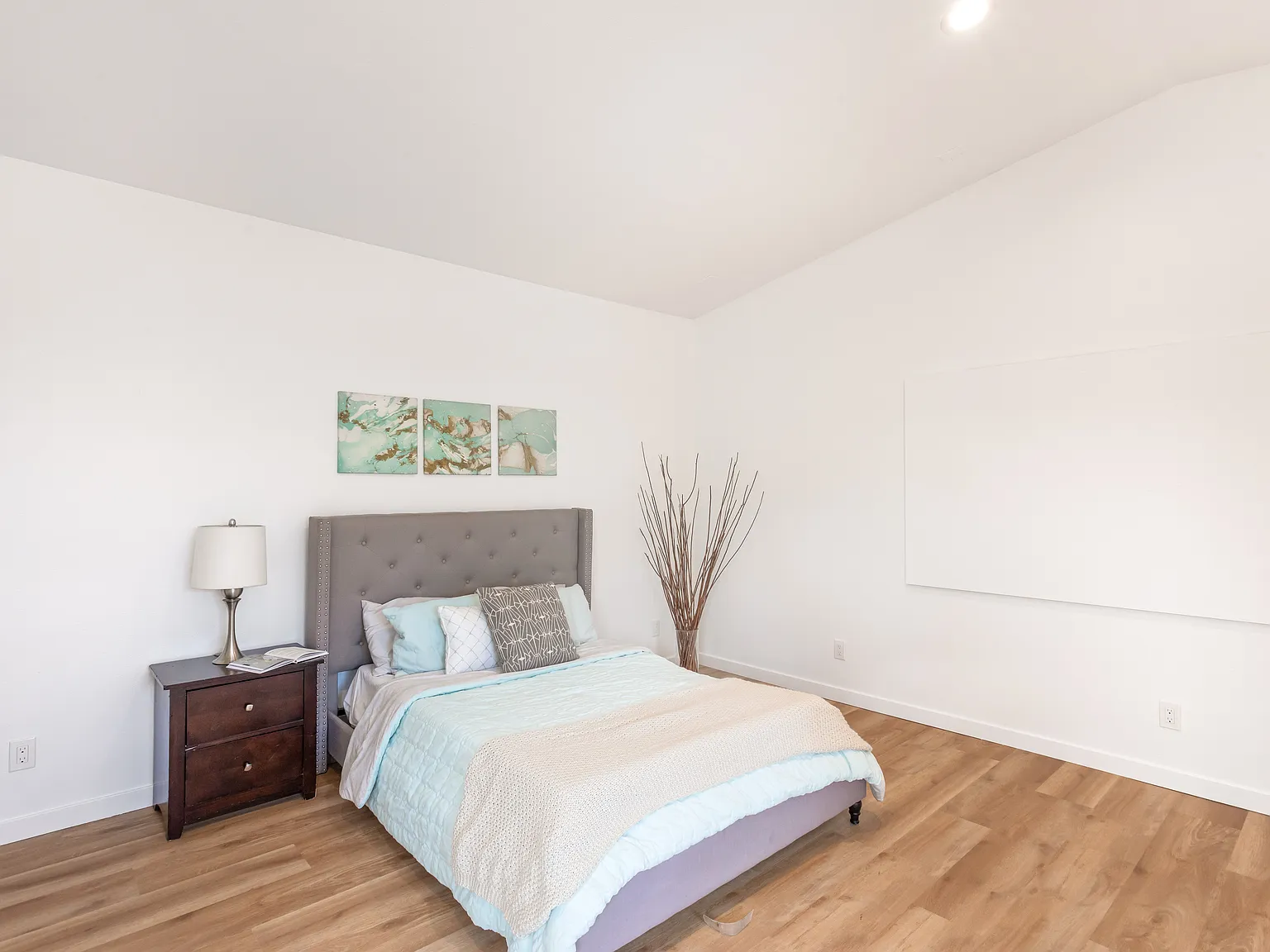 5 bed, 2725 sqft, $6,000 — Photo 4