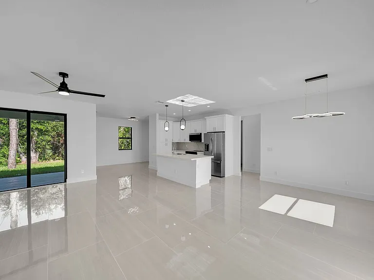 73 Flamingo Blvd — Photo 3