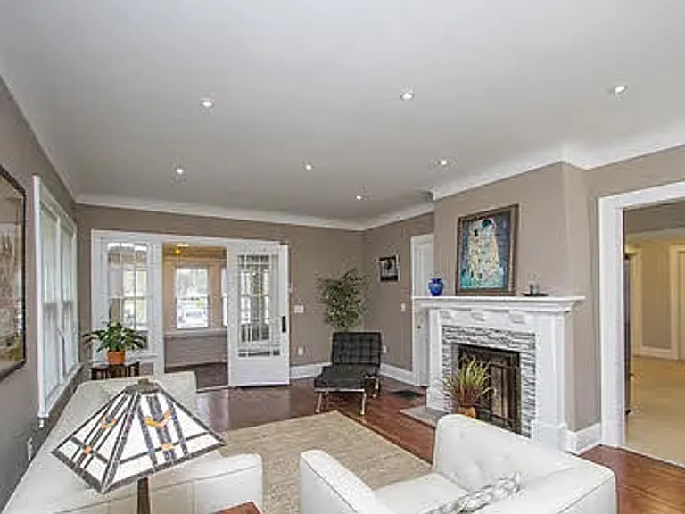 1601 Circular Rd — Photo 3