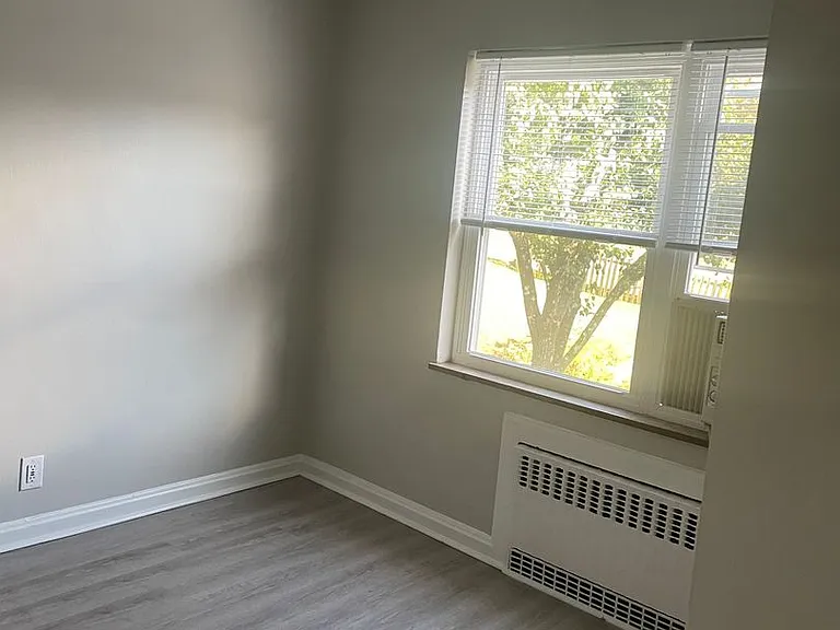 Newly Upgraded Apartments -The Courtyard at Park Hills, Minutes from Downtown — Photo 26
