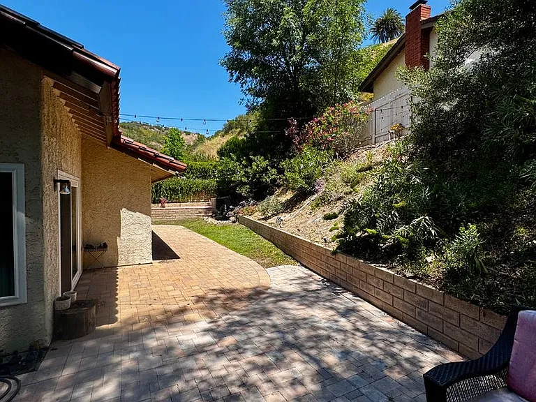 1580 Valecroft Ave — Photo 35