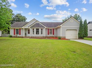 409 Raintree Rd, Jacksonville, NC 28540