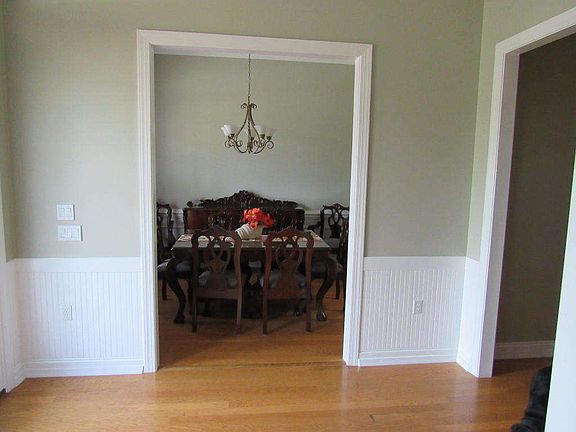 4th image of 64 Club House Dr W