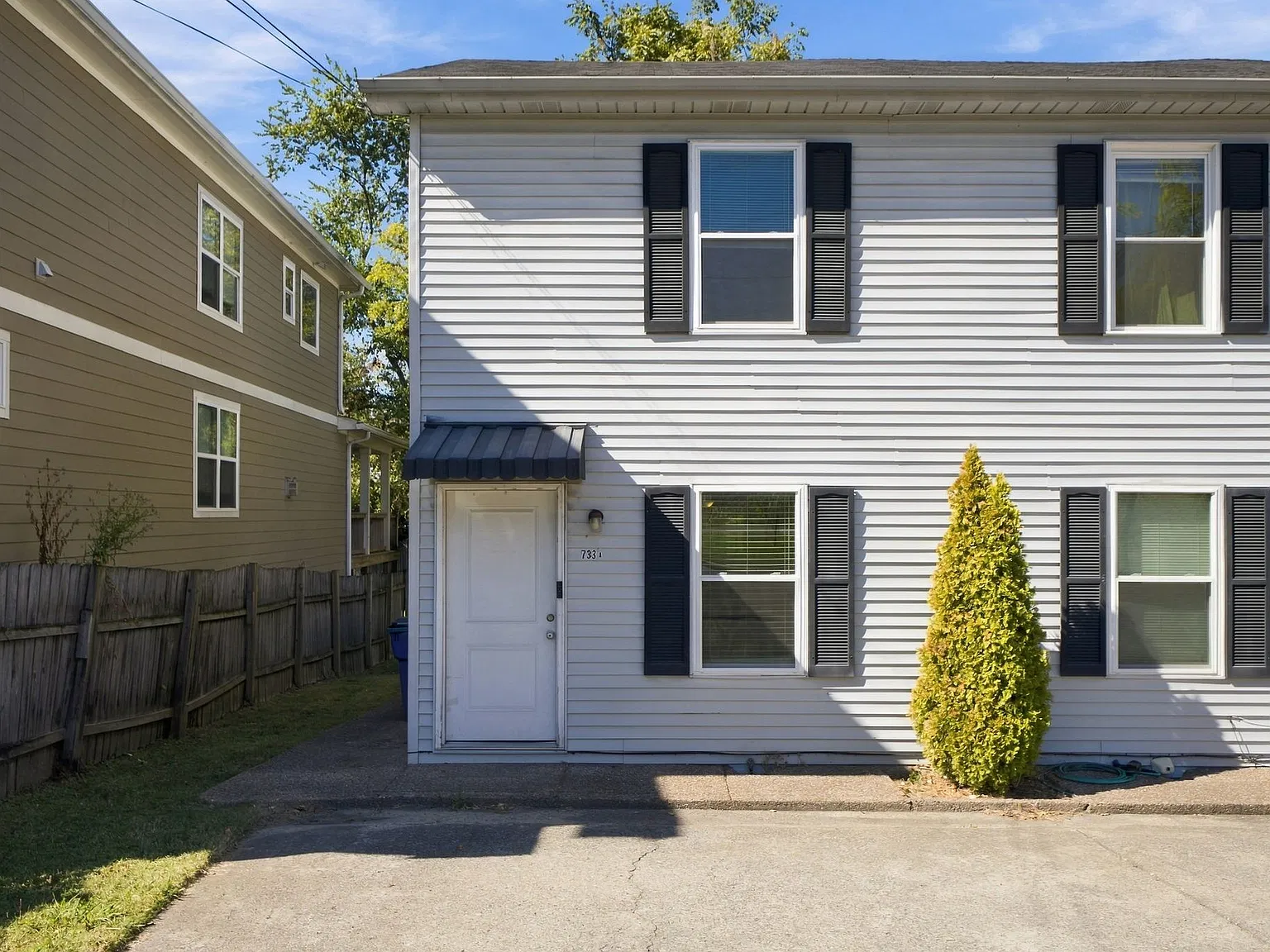 2 bed, 1.5 bath, 840 sqft, $1,495 — Photo 2