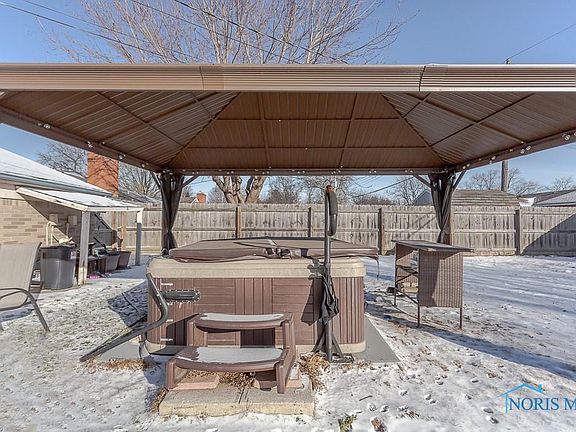 5th image of 541 Holly Dr