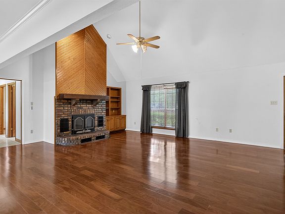 4th image of 368 Vance Rd