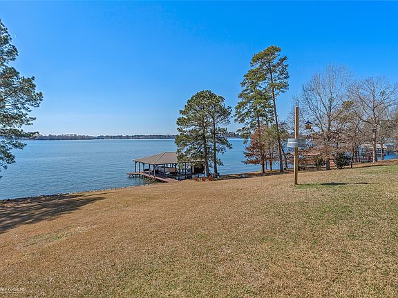 4th image of 758 Featherston Rd