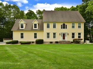 11 Overlook Pass, Ellington, CT 06029