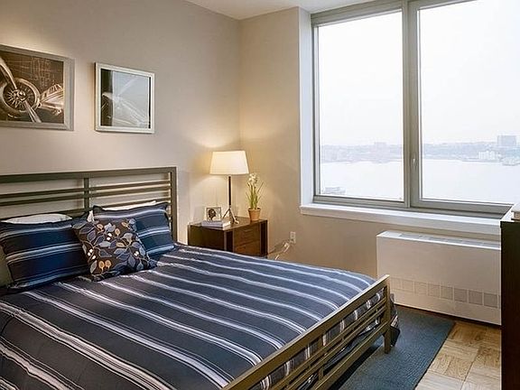 5th image of 312 11th Ave APT 27D