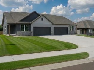 20550 W 217th St, Spring Hill, KS 66083