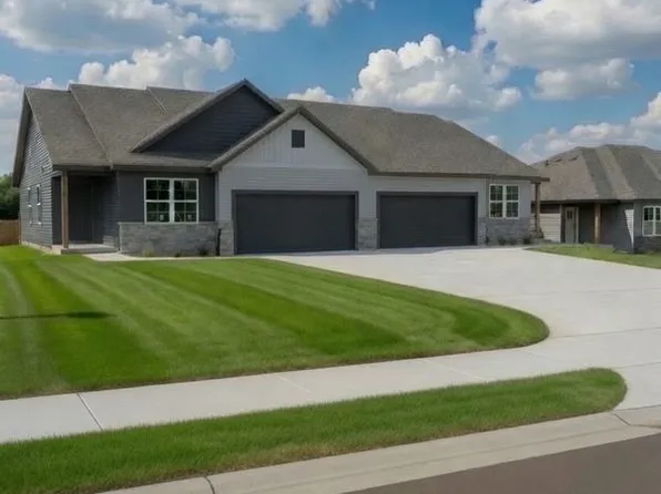20550 W 217th St, Spring Hill, KS 66083