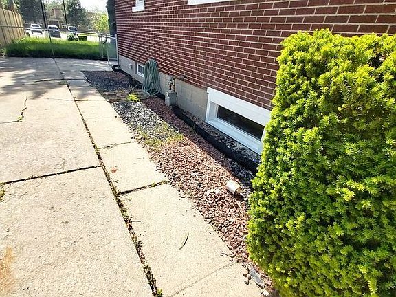 2nd image of 3589 McKay Ave #3589