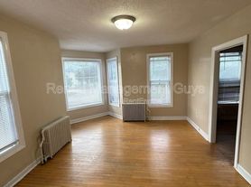65 George St W