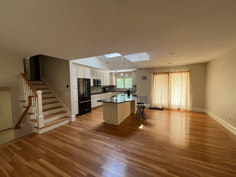123 Lincoln Pkwy — Photo 6