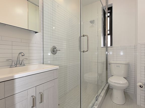 4th image of 350 E 54th St APT 6F