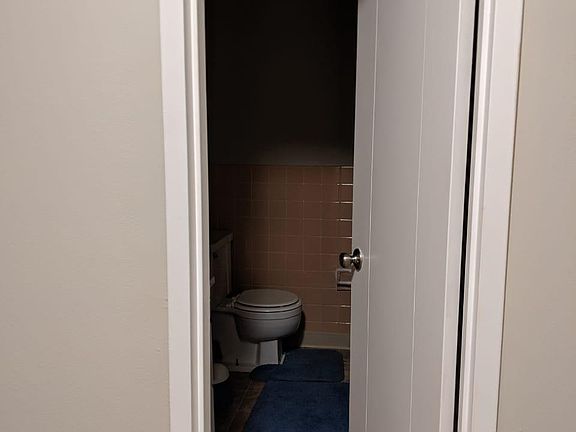 2nd image of 1482 Presidential Dr