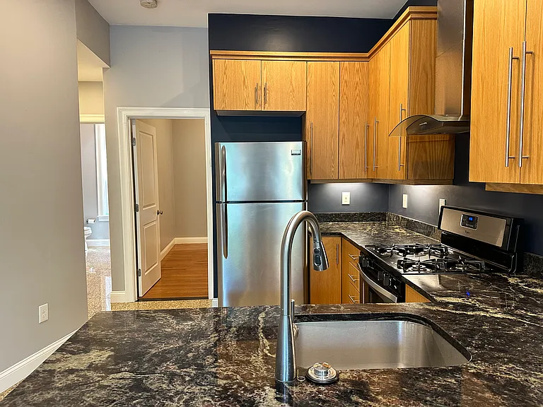 8 Bard Ave #2 — Photo 11
