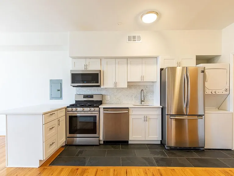 321 S 12th St #3FF — Photo 10