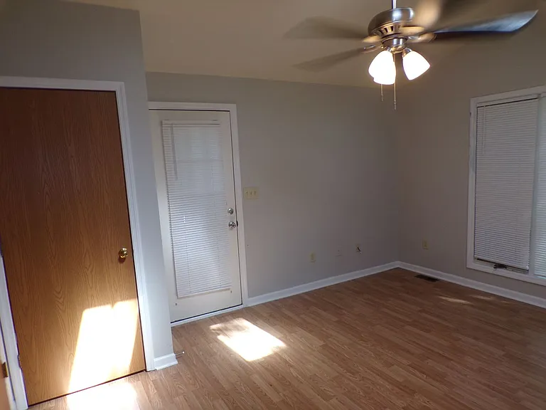 1030 Florida St — Photo 11