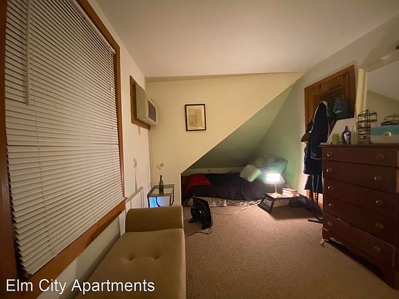 5th image of 421 Whitney Ave #13