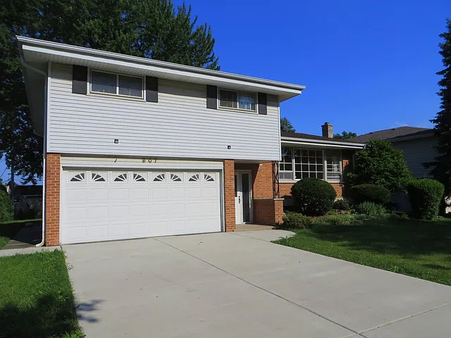 907 N Westgate Rd photo 1