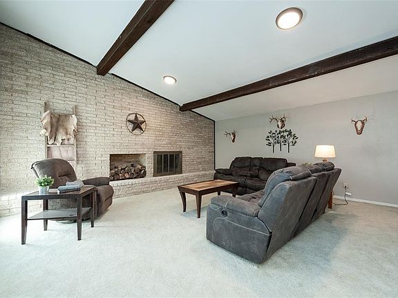 2nd image of 518 Lakevista N