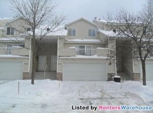 915 Santa Vera Dr, Chanhassen, MN 55317