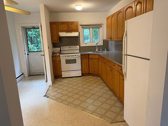 5th image of 109 W Cypress St APT B