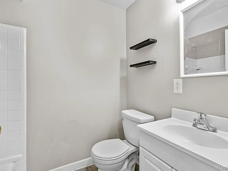 534 Saint Maron Pl #107 — Photo 7