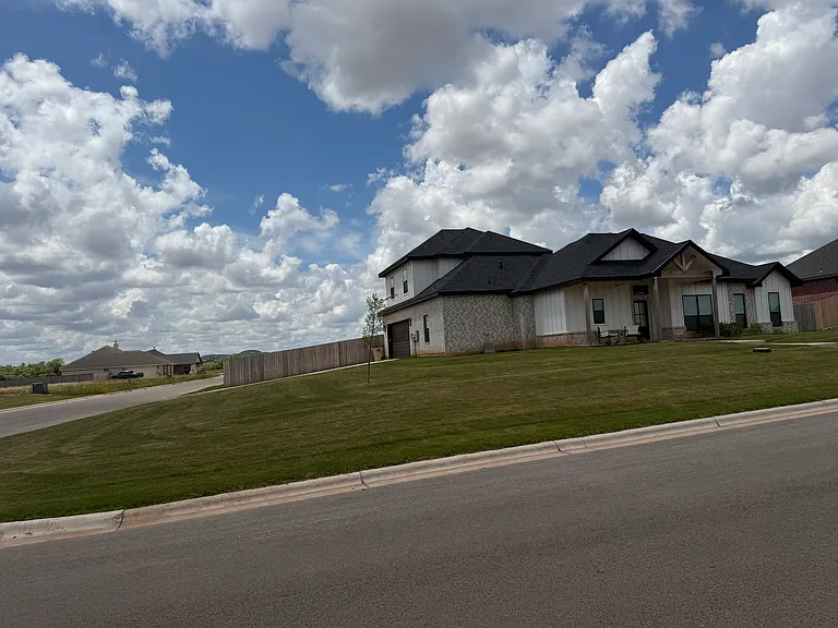 215 Rio Grande — Photo 4