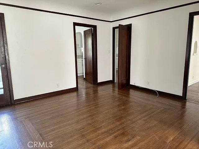 1054 N Euclid Ave — Photo 13