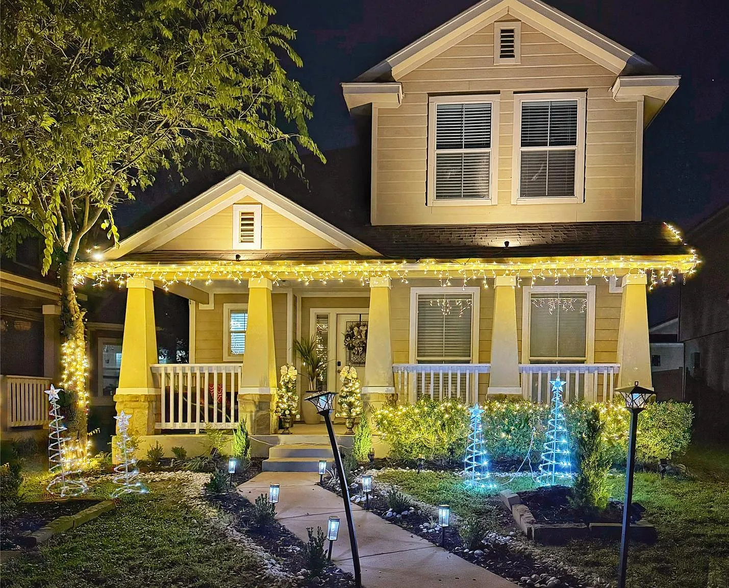 3 bed, 2.5 bath, 1346 sqft, $2,000 — Photo 3
