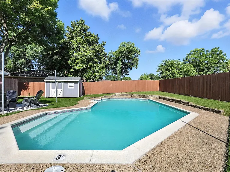 1231 Springbrook Cir — Photo 38