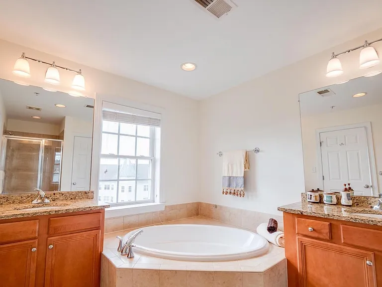3510 Goddard Way — Photo 27